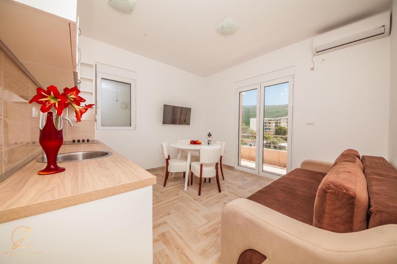 Apartments Ruzmarin Herceg Novi Exterior foto